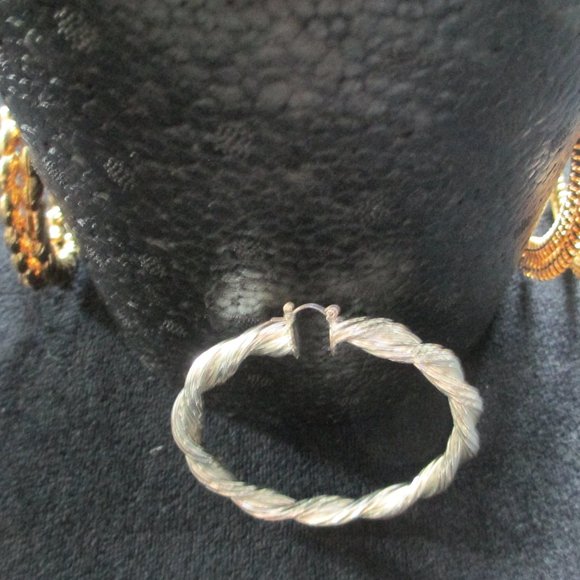 BUNDLE OF GLAM TWIST HOOP EARRINGS - Picture 12 of 14